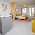 Marina 23 22 *